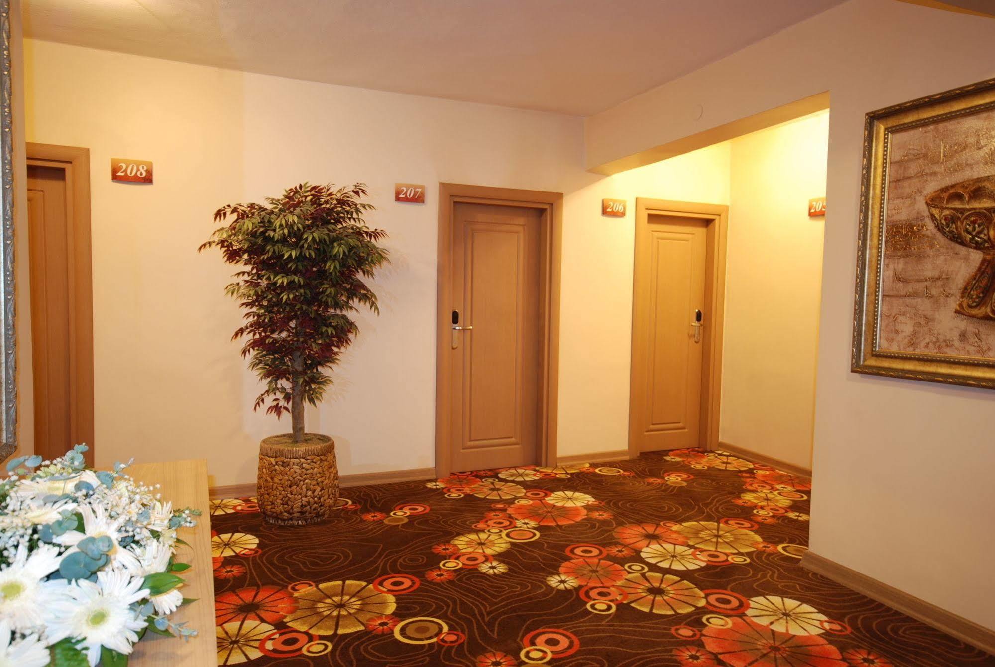 Mithat Hotel